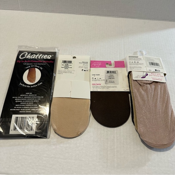 Lot of 4 Packages of No Show Foot Cover Socks - Picture 2 of 2